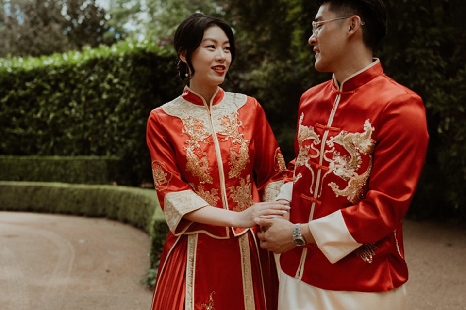 Bridal-Couple-Wedding-Portrait-Traditional-Chinese-Dress-Formal-Hedges-Jaspers-Berry-South-Coast-NSW