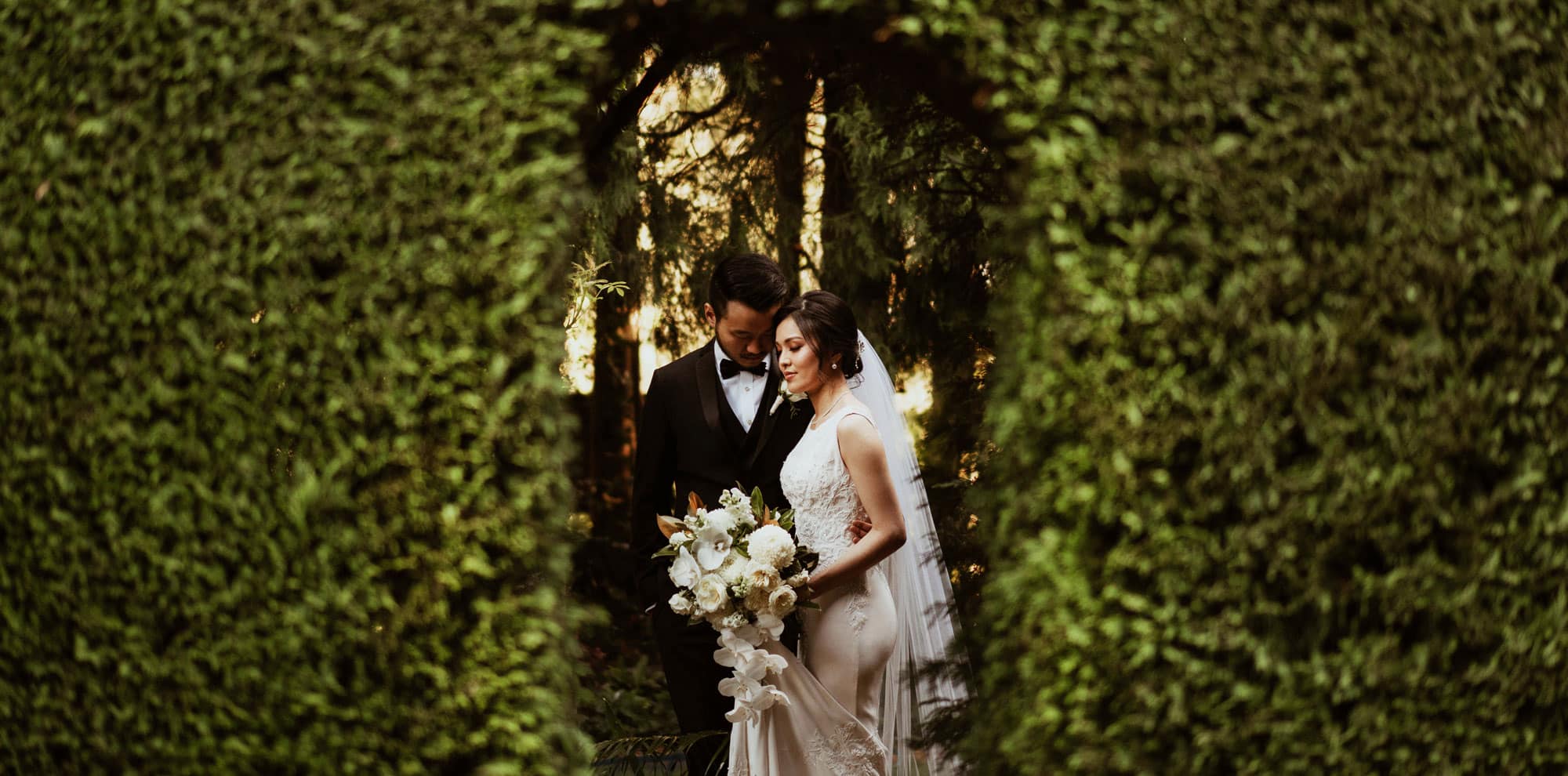 Formal-Hedges-Garden-Jaspers-Berry-Garden-Party-Bride-and-Groom-Portrait-Bespoke-Wedding-Venue-Private-Garden-Wedding-Day