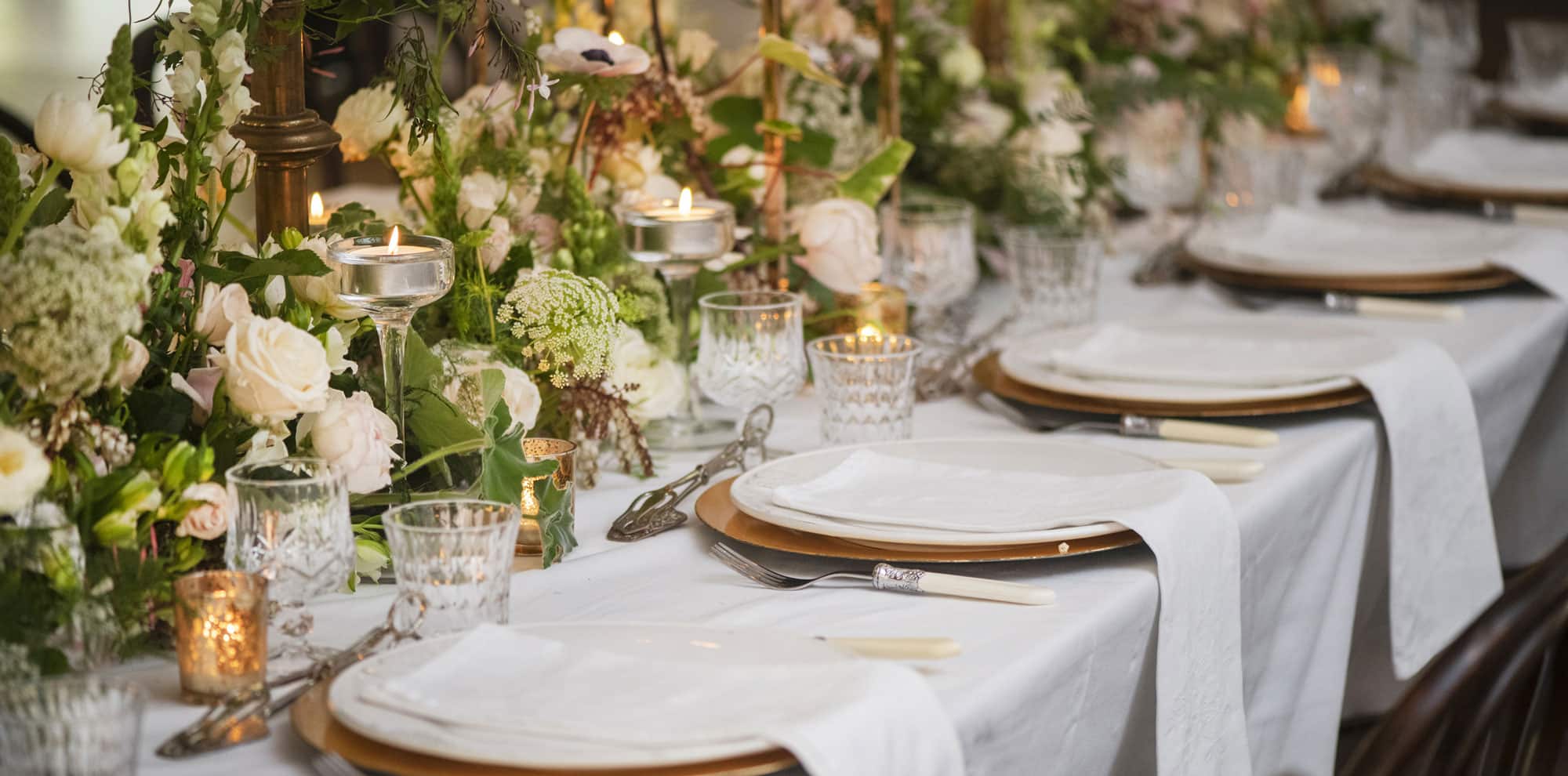 Gold-Charger-Plate-Table-Runner-Greenery-Roses-Tealights-Crystal-Glasses-Wedding-Banquet-Jaspers-Berry