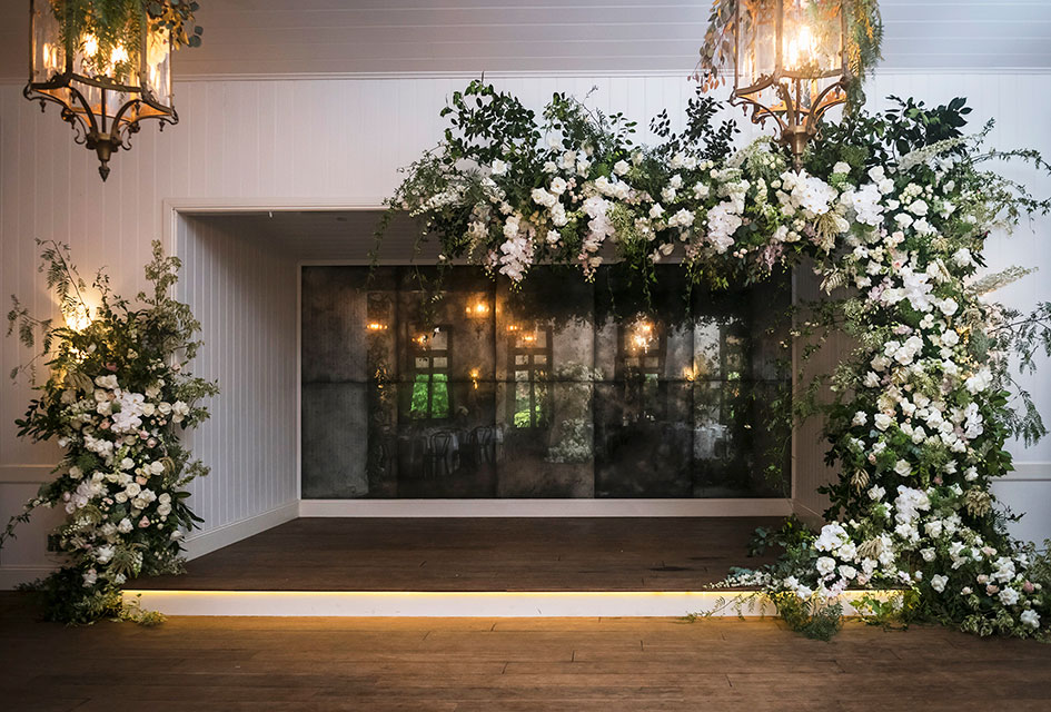 Orangery-Jaspers-Berry-Stage-Dancefloor-Roses