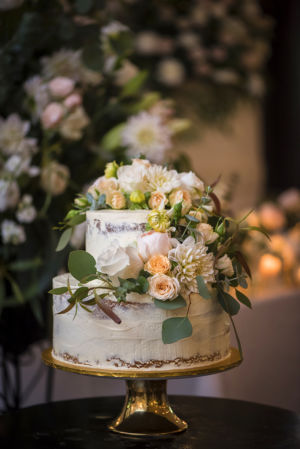 jaspers berry wedding cake