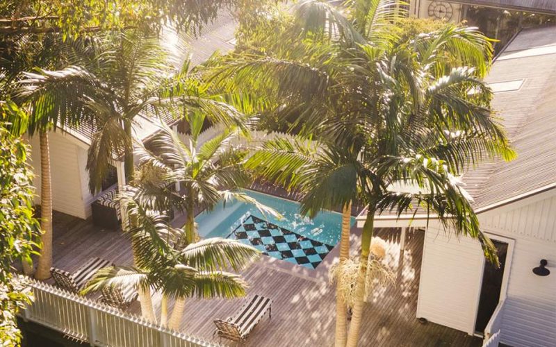 Pool Jaspers Guest House Sun Lounges Palm Trees